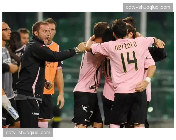 深度复盘:亚特兰大高位压迫失效,被莱切防守反击击溃 深度复盘:亚特兰大高位压迫失效,被莱切防守反击击溃